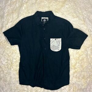 Cotton on short sleeve button-down shirt size large black with paisley pocket